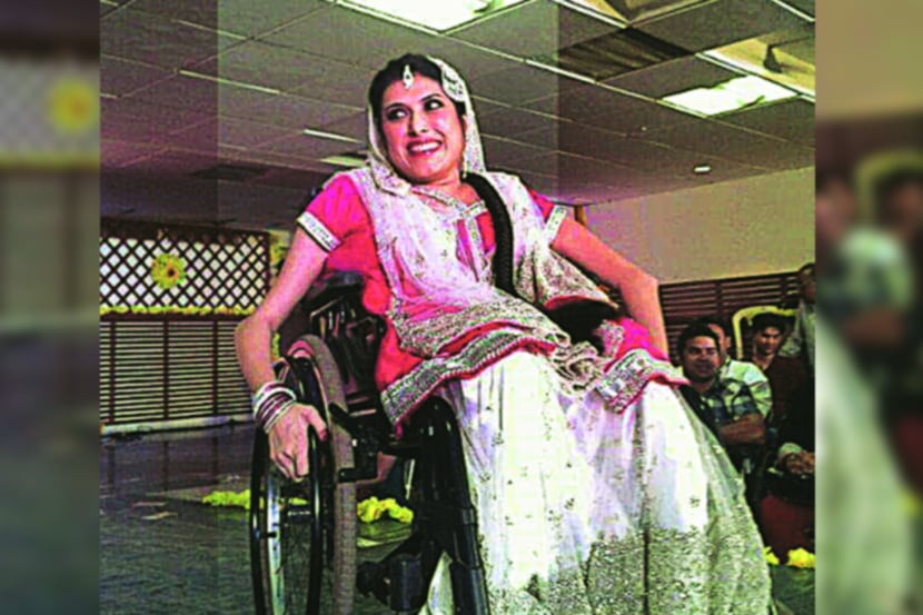२०१७ च्या पहिल्या व्हीलचेअर मिस इंडिया नीनू केवलानी.