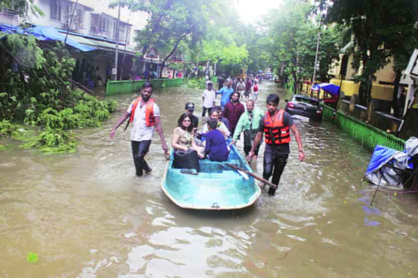 ठाणे जिल्ह्य़ाला झोडपले