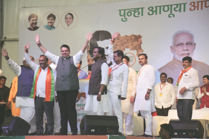 महाजनादेश यात्रेनिमित्त औरंगाबादेत आलेले मुख्यमंत्री फडणवीस, रावसाहेब दानवे,हरिभाऊ बागडे, अतुल सावे आदी.