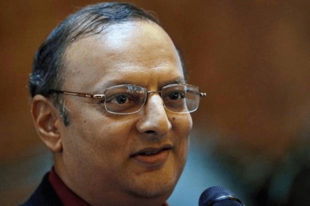 भारतीय हॉटेल व्यावसायिकाला अमेरिकी विमानतळावर सामान चोरताना अटक