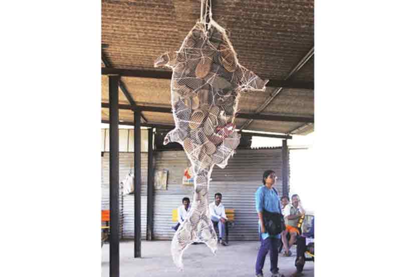 परीघ आणि केंद्रस्थान