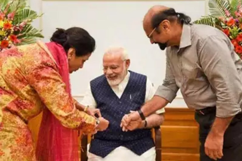 मोदींना बांधणार राखी