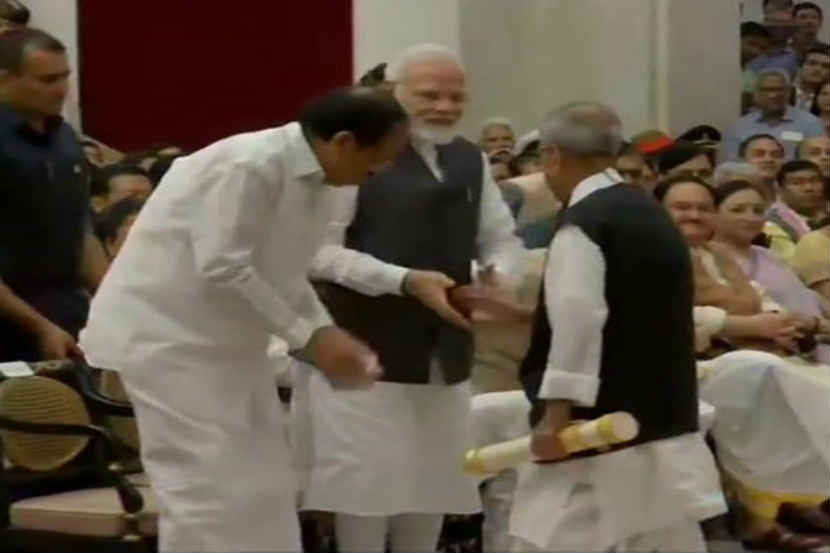 माजी राष्ट्रपती प्रणव मुखर्जी ‘भारत रत्न’ पुरस्काराने सन्मानित