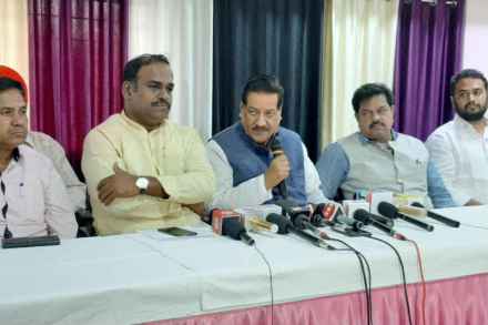 सरकारचा नाकरतेपणा झाकण्यासाठी ओला, उबरची नावं घेतली जात आहेत – पृथ्वीराज चव्हाण