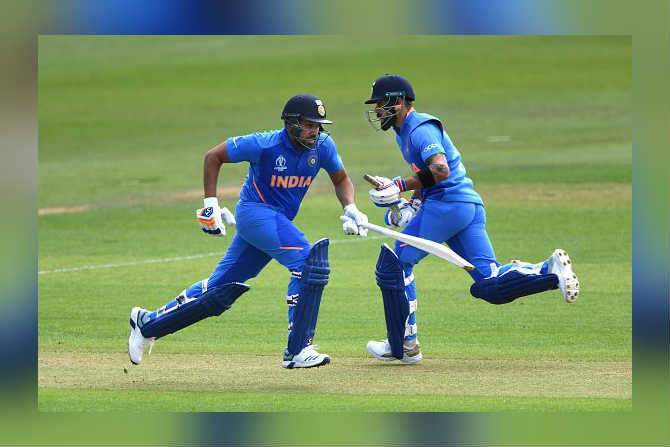 IND vs WI : विराट-रोहितमधली बहुचर्चित शर्यत अखेरीस बरोबरीत