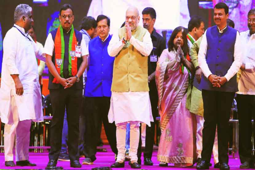 अनुच्छेद ३७० रद्द करण्याच्या निर्णयाबाबत जनजागृती करण्यासाठी भाजपाने गोरेगाव येथे रविवारी पक्षाध्यक्ष अमित शहा यांच्या व्याख्यानाचे आयोजन केले होते.