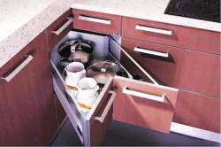 ट्रॉलीज्ची साफसफाई