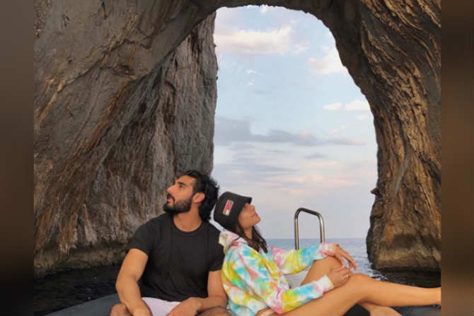 ahan with his gf