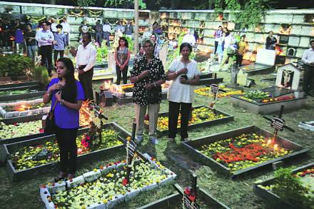 जगाच्या कानाकोपऱ्यात असलेल्या वेगवेगळ्या जमाती, पंथ, धर्म या प्रत्येकाचा या वास्तवाकडे बघण्याचा दृष्टिकोन वेगवेगळा आहे.