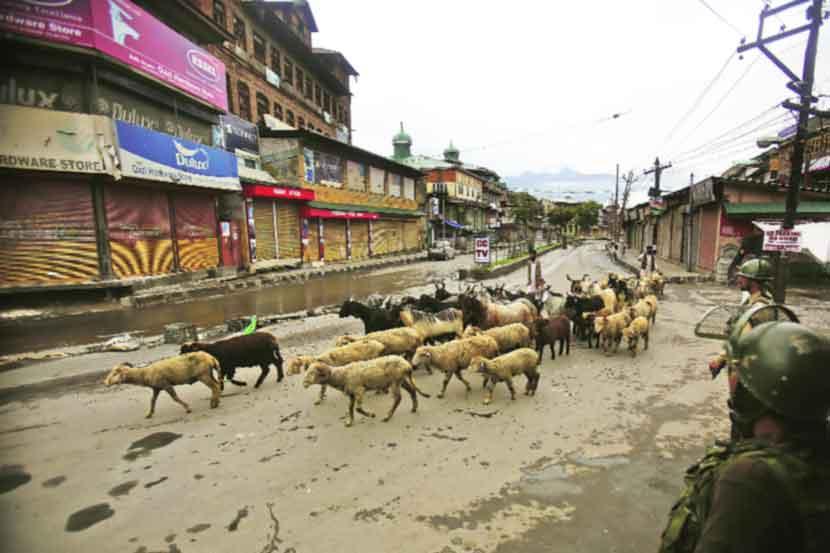 दहशतवाद्यांची पत्रकबाजी : काश्मीरमध्ये भीतीचे वातावरण