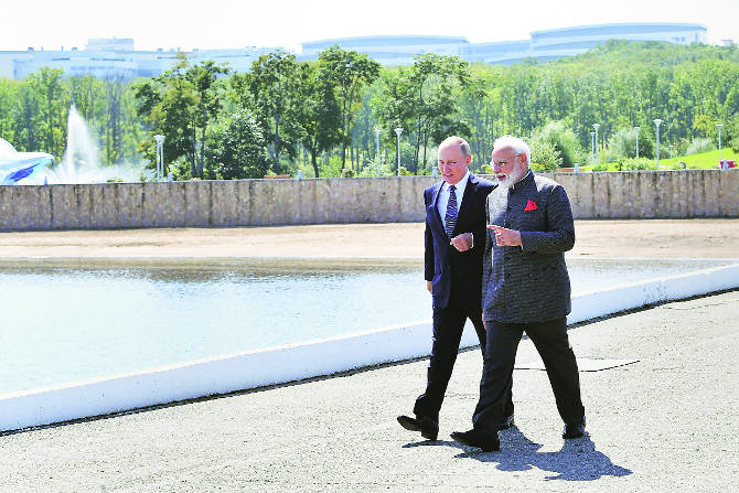 अर्थशास्त्र हे नेहमीच प्रभावी असते आणि तेच आपल्याला आंतरराष्ट्रीय राजकारणात नवीन नाते प्रस्थापित करण्याची संधी देते. अर्थशास्त्र हे नेहमीच प्रभावी असते आणि तेच आपल्याला आंतरराष्ट्रीय राजकारणात नवीन नाते प्रस्थापित करण्याची संधी देते.