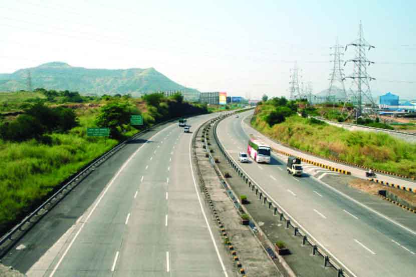 द्रुतगती मार्गावर बंद पडलेले वाहन ओढून नेण्यासाठी यंत्रणाच नाही