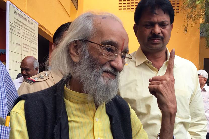 वयाच्या ९७ व्या वर्षी बाबासाहेब पुरंदरे यांनी बजावला मतदानाचा हक्क