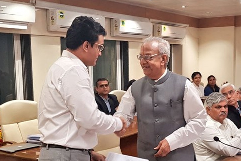 एक सौरव बाकी रौरव
