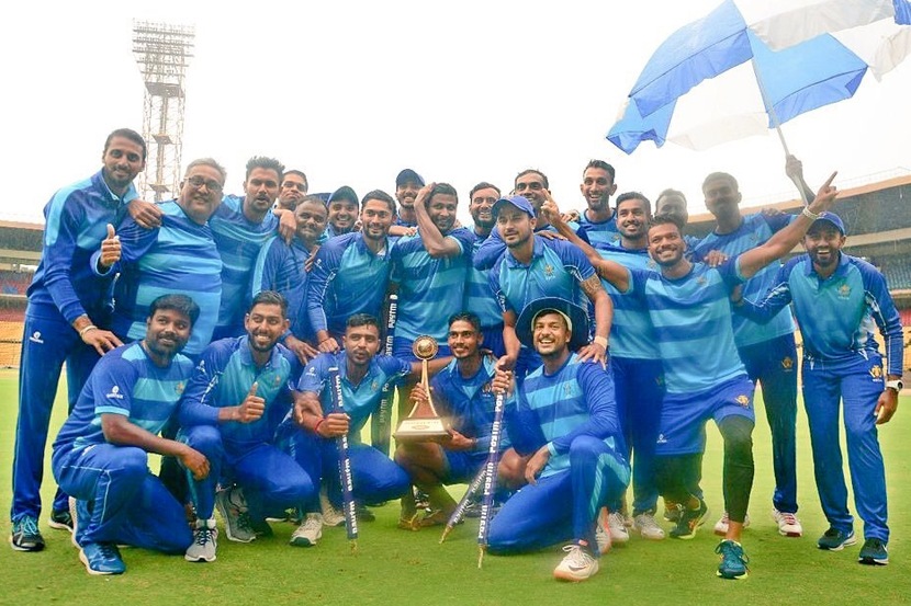 कर्नाटकचा विजेतेपदाचा ‘चौकार’; ‘बर्थ-डे बॉय’ अभिमन्यूचा ‘दुहेरी’ सन्मान