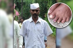 लोकशाहीला बळकट करणारे पाय, हात नसूनही शेतकऱ्याचं मतदान