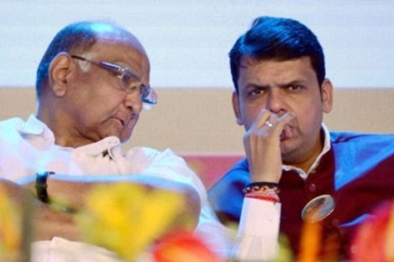 शरद पवार आणि देवेंद्र फडणवीस शरद पवार आणि देवेंद्र फडणवीस