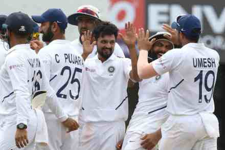 Ind vs SA : कसोटीत पदार्पण करणाऱ्या शाहबाज नदीमचा पहिला बळी, बावुमाला धाडलं माघारी