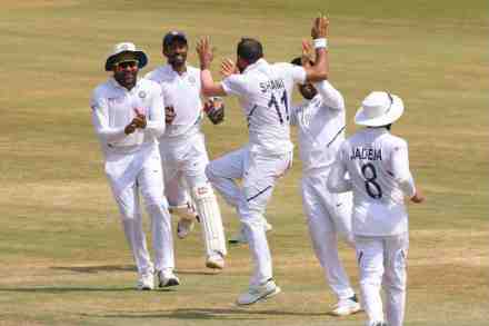 Ind vs SA : भारताच्या विजयात शमी चमकला, आफ्रिकन फलंदाजांची केली दांडी गुल