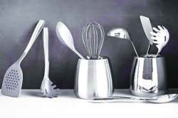 वस्तू आणि वास्तू : ताटं, वाटय़ा, तवे, चमचे!