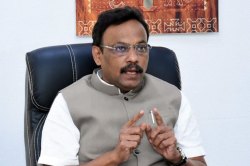 राज्यपालांच्या भेटीसाठी विनोद तावडे पोहोचले राजभवनावर