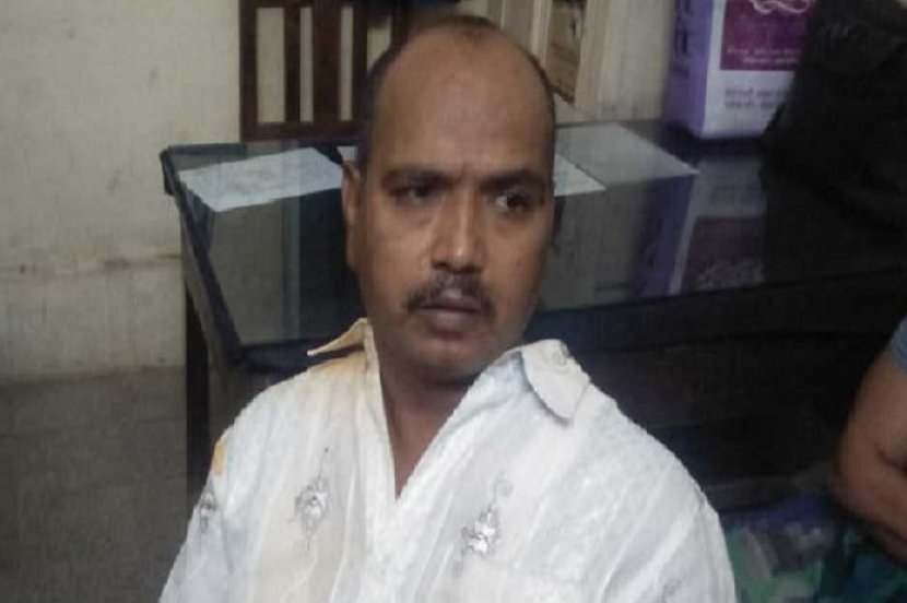 सराफाच्या डोळ्यात फेकली मिरचीची पूड, ३५ लाखांचं सोनं लुटून चोरटे फरार