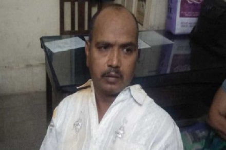 सराफाच्या डोळ्यात फेकली मिरचीची पूड, ३५ लाखांचं सोनं लुटून चोरटे फरार