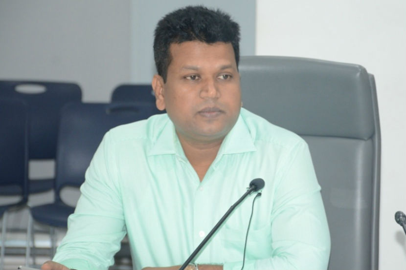 आंधी हो या तुफान, हम जरुर करेंगे मतदान; पुण्याच्या जिल्हाधिकाऱ्यांचे मतदारांना आवाहन 