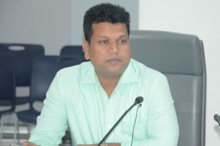 आंधी हो या तुफान, हम जरुर करेंगे मतदान; पुण्याच्या जिल्हाधिकाऱ्यांचे मतदारांना आवाहन 