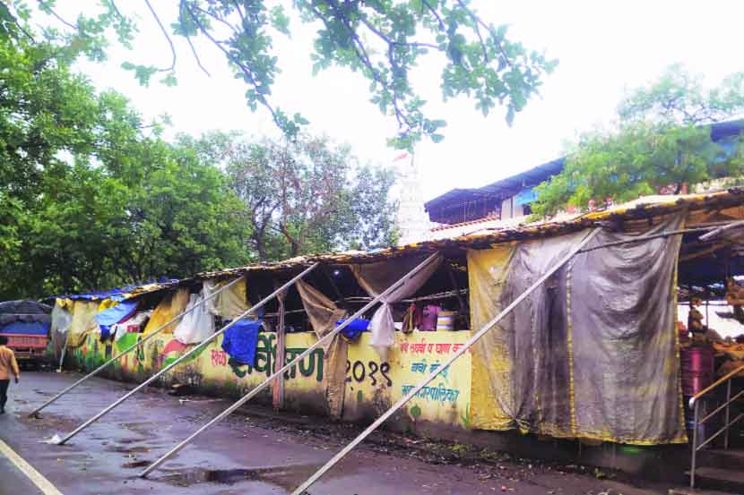 भाजी मंडई धोकादायक स्थितीत