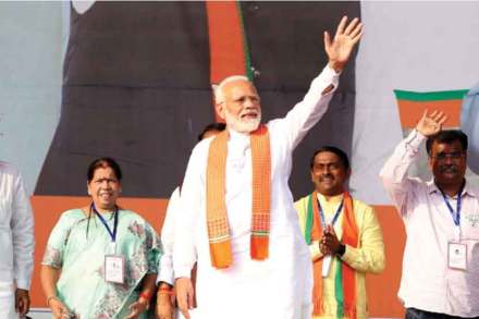 दिल्लीत नरेंद्र, तर मुंबईत देवेंद्र!