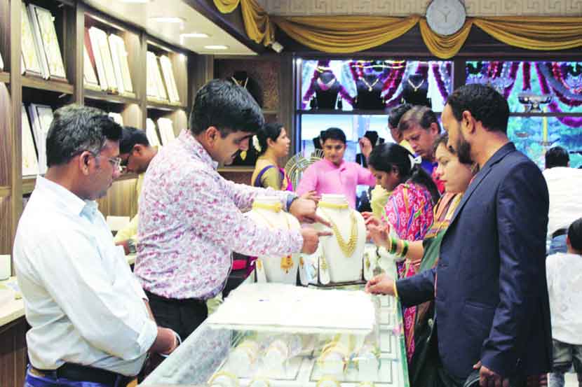 दसऱ्यामुळे नाशिक सराफ बाजाराला झळाळी 