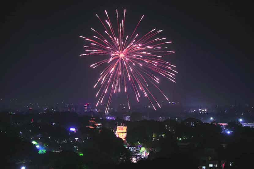 फटाक्यांचा आवाज घटला! फटाक्यांचा आवाज घटला!