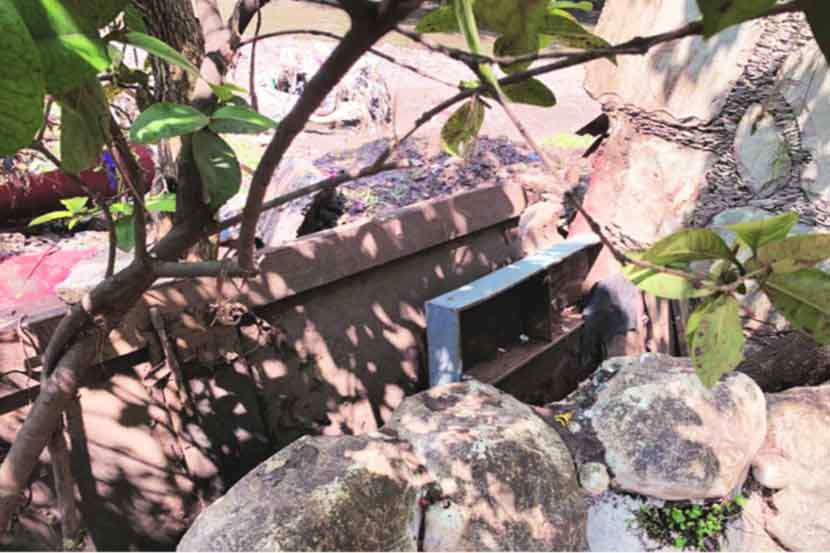 रहिवाशांची मागणी बेदखल