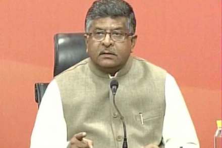 वीर सावरकर हे राष्ट्रभक्त नव्हते का? कायदामंत्री रविशंकर प्रसाद यांचा सवाल