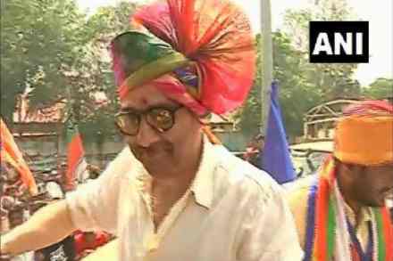 खासदार सनी देओल यांचा पुण्यात रोड शो