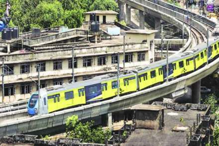 मेट्रो मार्गात बांधकाम परवानग्या देणारे अडचणीत