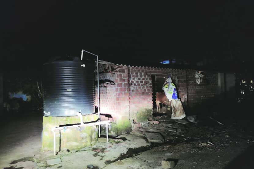 आमदाराने दत्तक घेतलेले पोसरी गाव पावसातही तहानलेले