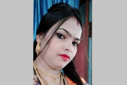 पुणे : पिंपरी-चिंचवड येथे पतीच्या जाचाला कंटाळून रश्मीता दास या महिलेने गळफास घेऊन आत्महत्या केली. पुणे : पिंपरी-चिंचवड येथे पतीच्या जाचाला कंटाळून रश्मीता दास या महिलेने गळफास घेऊन आत्महत्या केली.