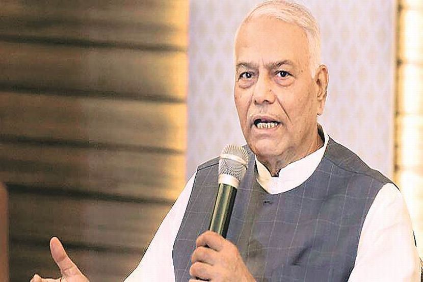 अर्थव्यवस्था ढासळल्याने लक्ष विचलित करण्याचा प्रयत्न – सिन्हा