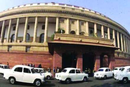 पक्षातूनच हकालपट्टी का नाही? पक्षातूनच हकालपट्टी का नाही?