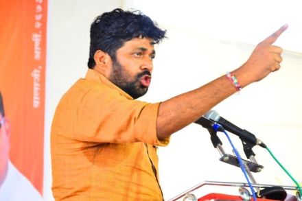 शेतकऱ्यांच्या प्रश्नावर बच्चू कडू आक्रमक, ओला दुष्काळ जाहीर करण्याची मागणी