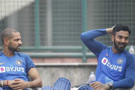 शिखर धवनला बसवून राहुलला टी-२० मध्ये सलामीला संधी द्या ! शिखर धवनला बसवून राहुलला टी-२० मध्ये सलामीला संधी द्या !