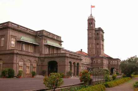 दोन तरुणांचा मद्यपान करून विद्यापीठाच्या वसतिगृहात गोंधळ