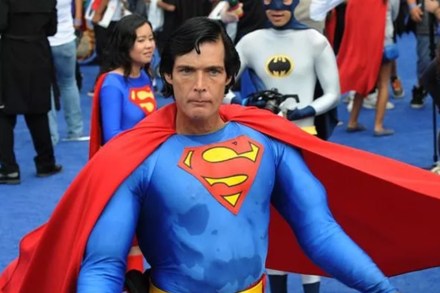 दानपेटीत आढळला ‘सुपरमॅन’चा मृतदेह