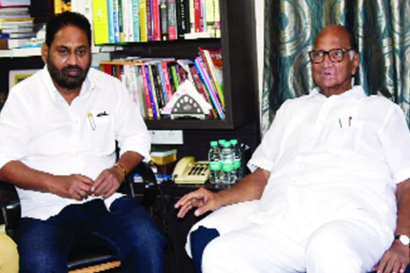 प्रदेश काँग्रेसचे कार्याध्यक्ष नितीन राऊत यांच्या निवासस्थानी शरद पवार. (लोकसत्ता छायाचित्र)