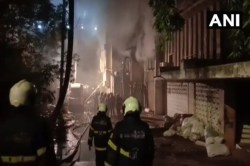 मालाड परिसरातील तीनमजली गोदामाला भीषण आग