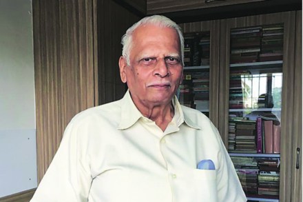 प्रा. मोहन आपटे