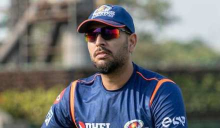 IPL 2020 : युवराजसाठी मोठा संघ सरसावला, आगामी लिलावात बोली लावण्याचे संकेत IPL 2020 : युवराजसाठी मोठा संघ सरसावला, आगामी लिलावात बोली लावण्याचे संकेत