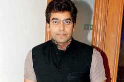 ‘या’ दोन व्यक्तींच्या प्रेमाखातर आशुतोष राणा झाला अभिनेता!